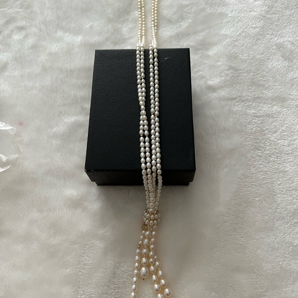 Beautiful long strand pearl necklace - Picture 7 of 10